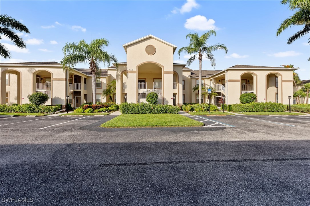 2 Bed Waterfront Home for Sale in Stoneybrook, FL — photo 3