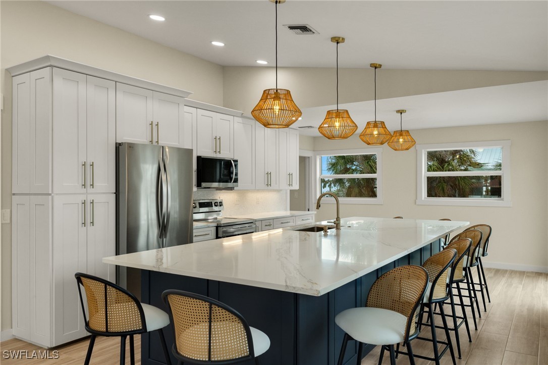 3 Bed Pool Home for Sale in Laguna Shores, photo 3