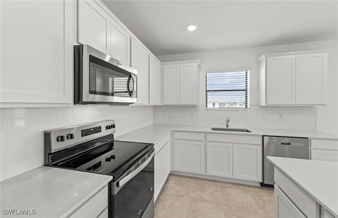 4 Bed Waterfront Home for Sale in Caloosa Cove, FL, $315,000 — photo 3