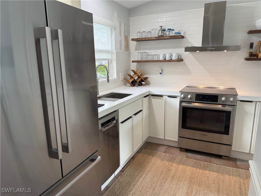 2 Bed Attached for Sale in Naples, photo 3