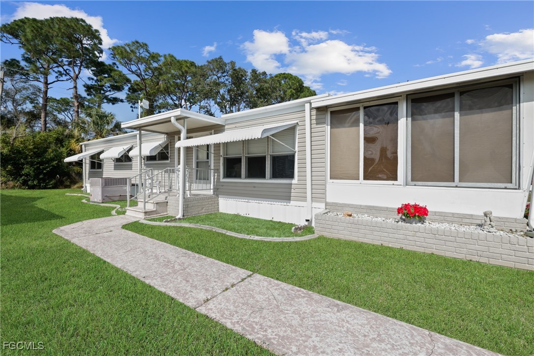 2 Bed ManufacturedHome for Sale in North Fort Myers, FL — photo 3