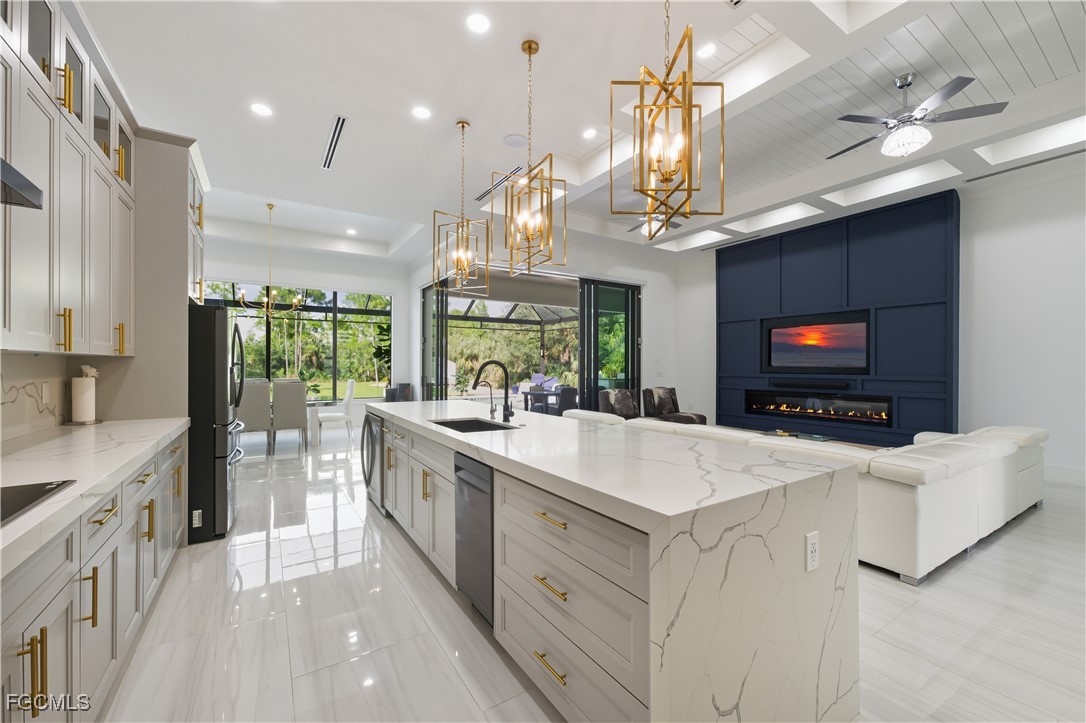 4 Bed Pool Home for Sale in Naples, photo 3