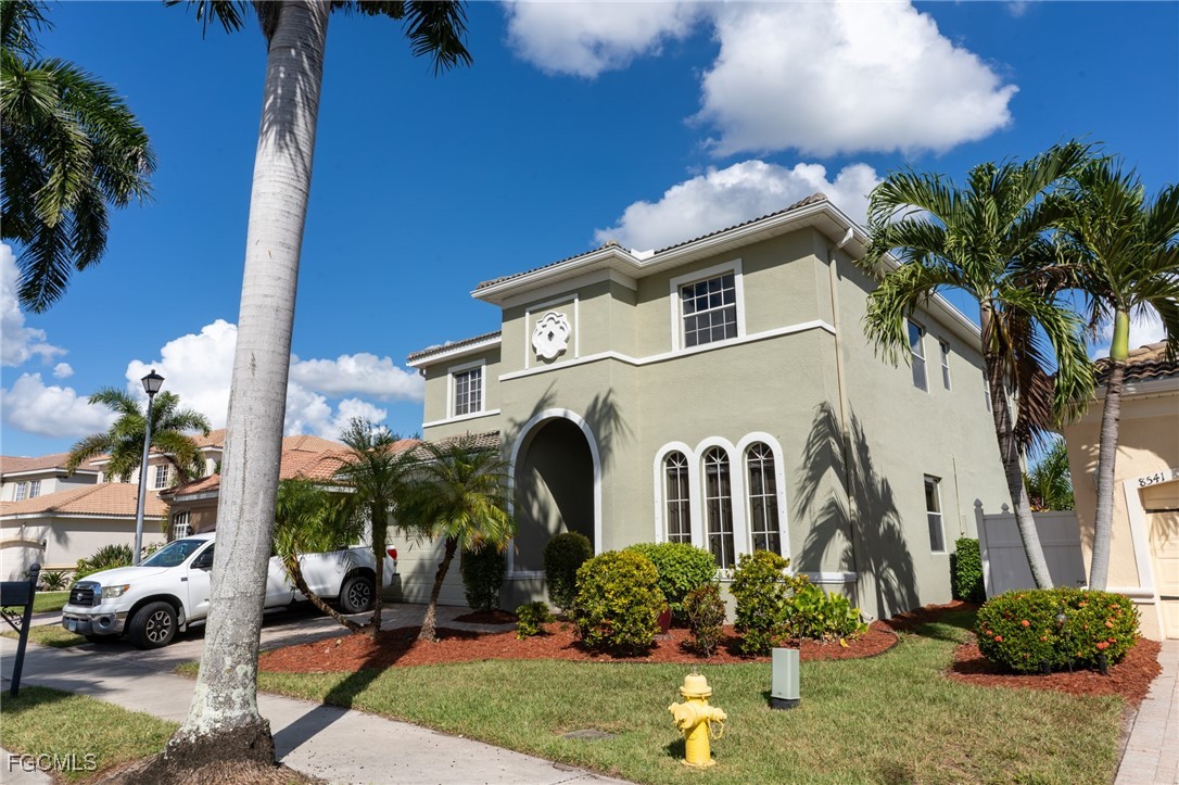 4 Bed Pool Home for Sale in Olympia Pointe, photo 3