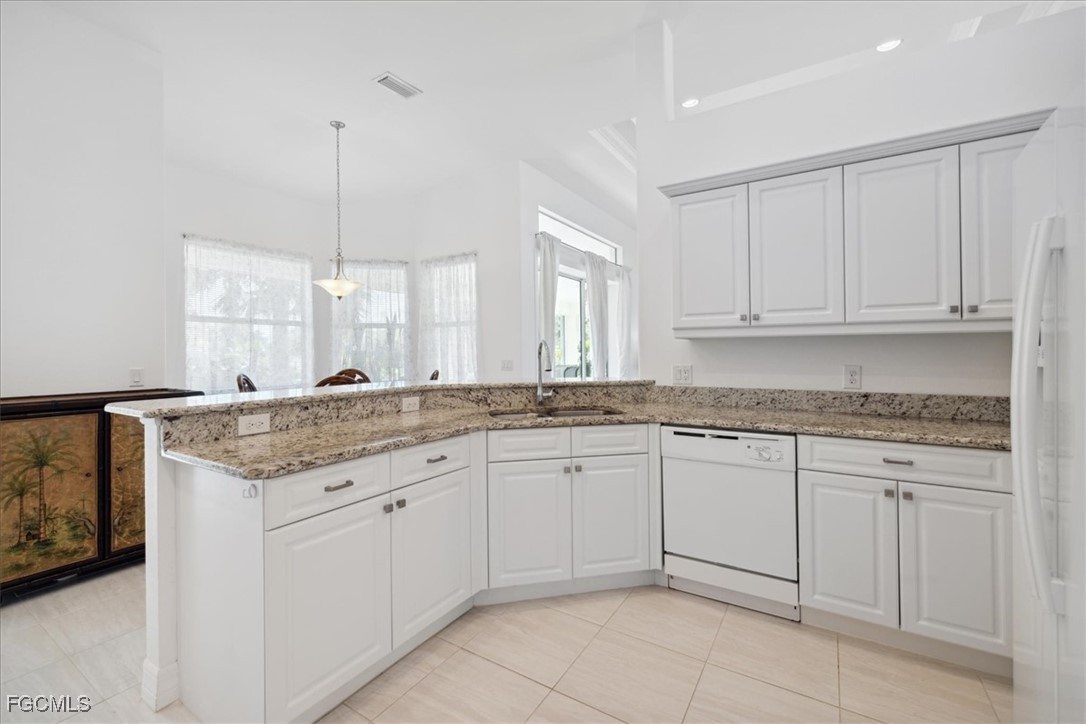 3 Bed SingleFamilyResidence for Sale in Port Charlotte, photo 3