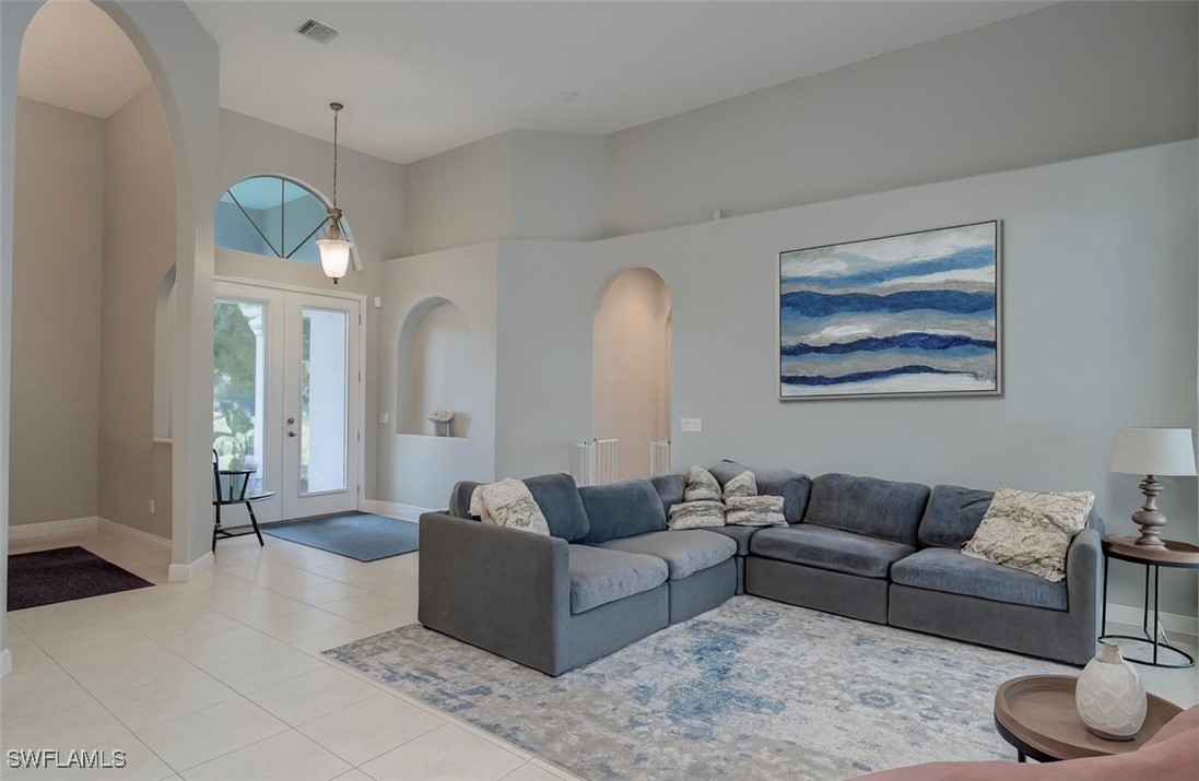 4 Bed Pool Home for Sale in Naples, photo 3