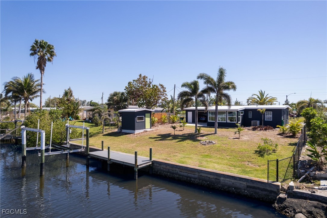 2 Bed Waterfront Home for Sale in Port Charlotte, photo 3