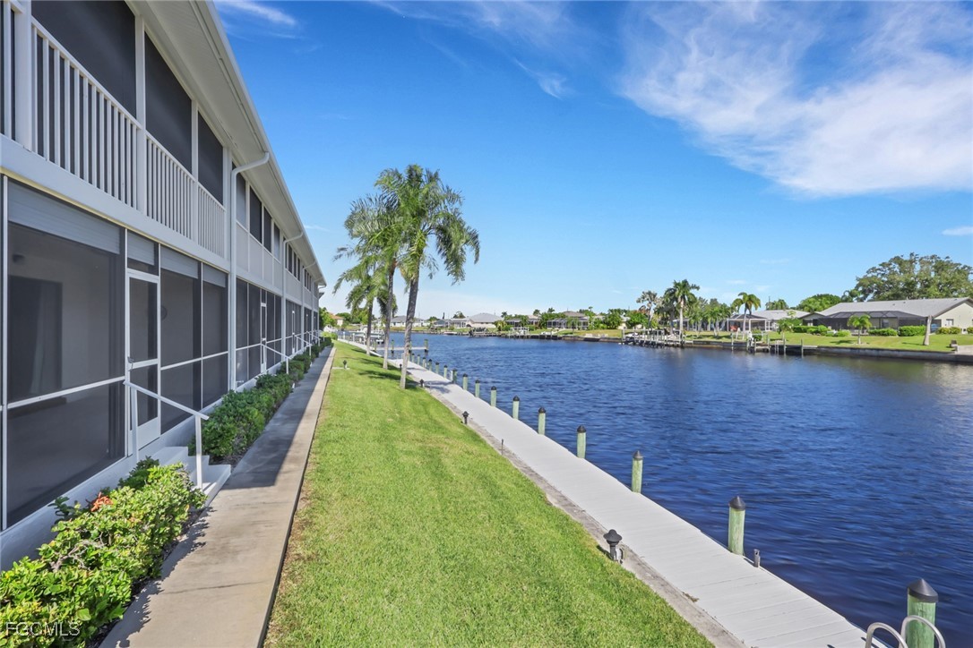 2 Bed Waterfront Home for Sale in Cape Coral, photo 3
