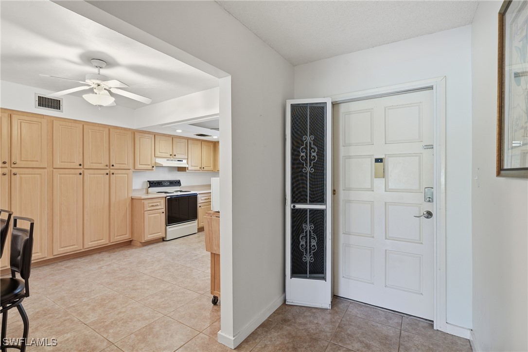 2 Bed Condominium for Sale in Montego Manor, FL, $199,000 — photo 3