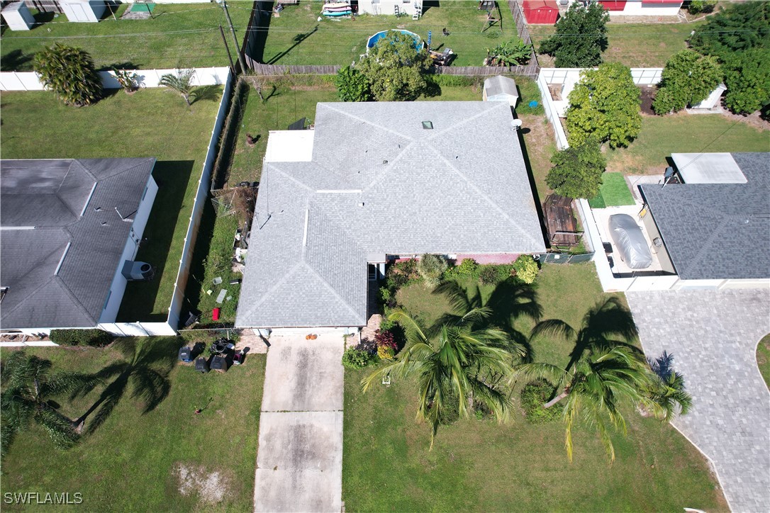 5 Bed SingleFamilyResidence for Sale in Wedgewood, photo 3