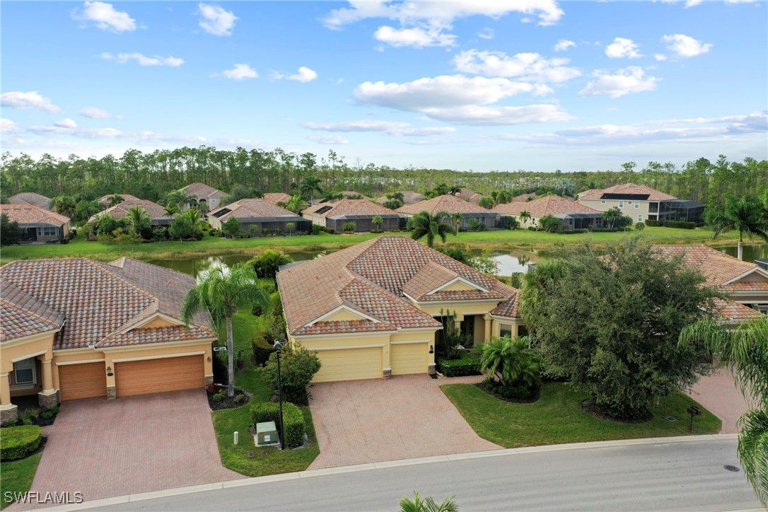 5 Bed Pool Home for Sale in Bella Terra, photo 3
