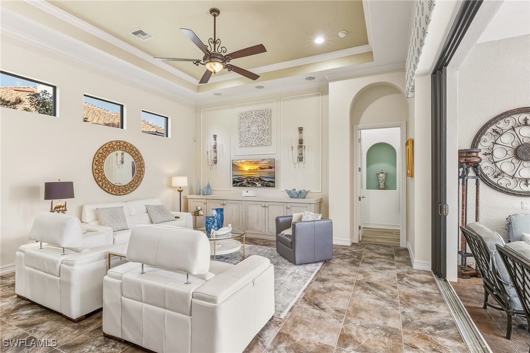 4 Bed Pool Home for Sale in Naples, photo 3