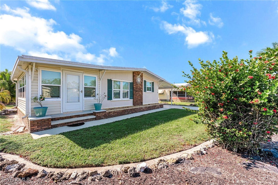 2 Bed ManufacturedHome for Sale in Naples, FL, $159,000 — photo 3