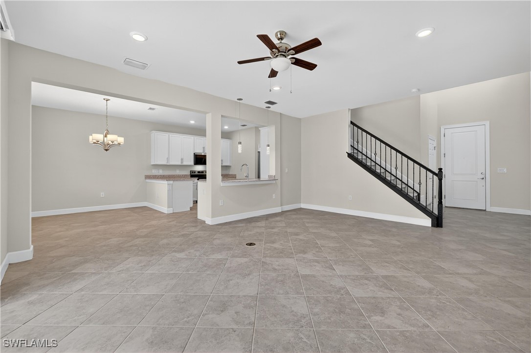 3 Bed SingleFamilyResidence for Sale in Westbrook, photo 3