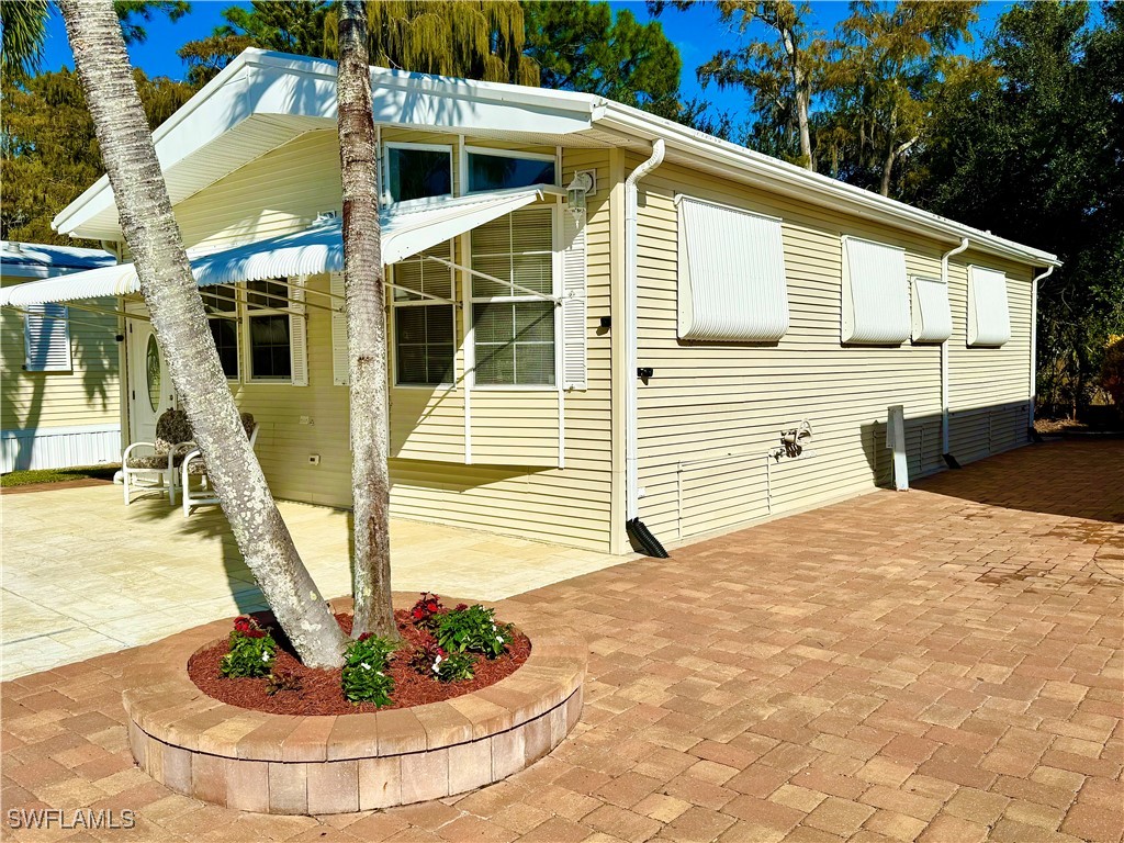2 Bed ManufacturedHome for Sale in Naples, FL, $158,000 — photo 3