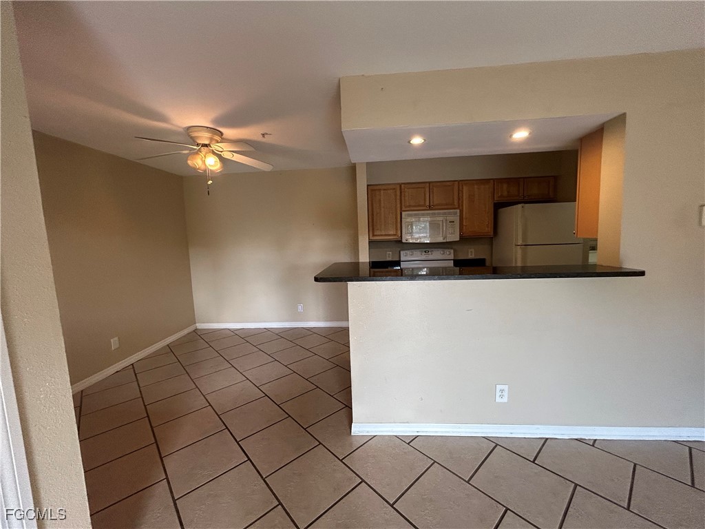 2 Bed Waterfront Home for Sale in Village Creek, photo 3
