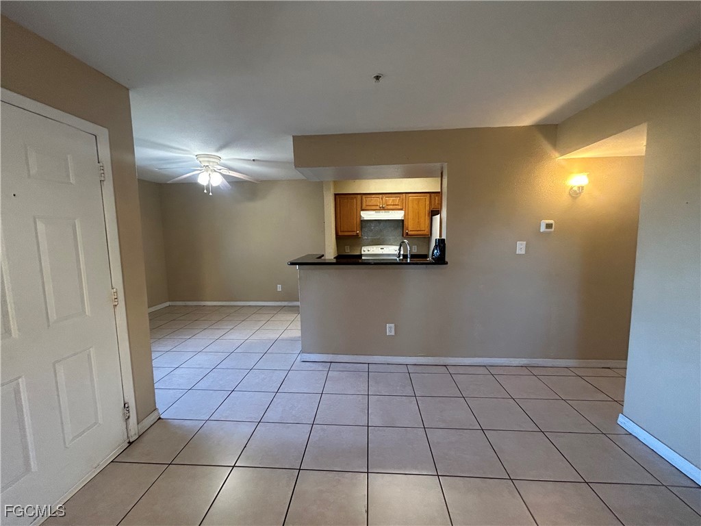 2 Bed Condominium for Sale in Village Creek, photo 3