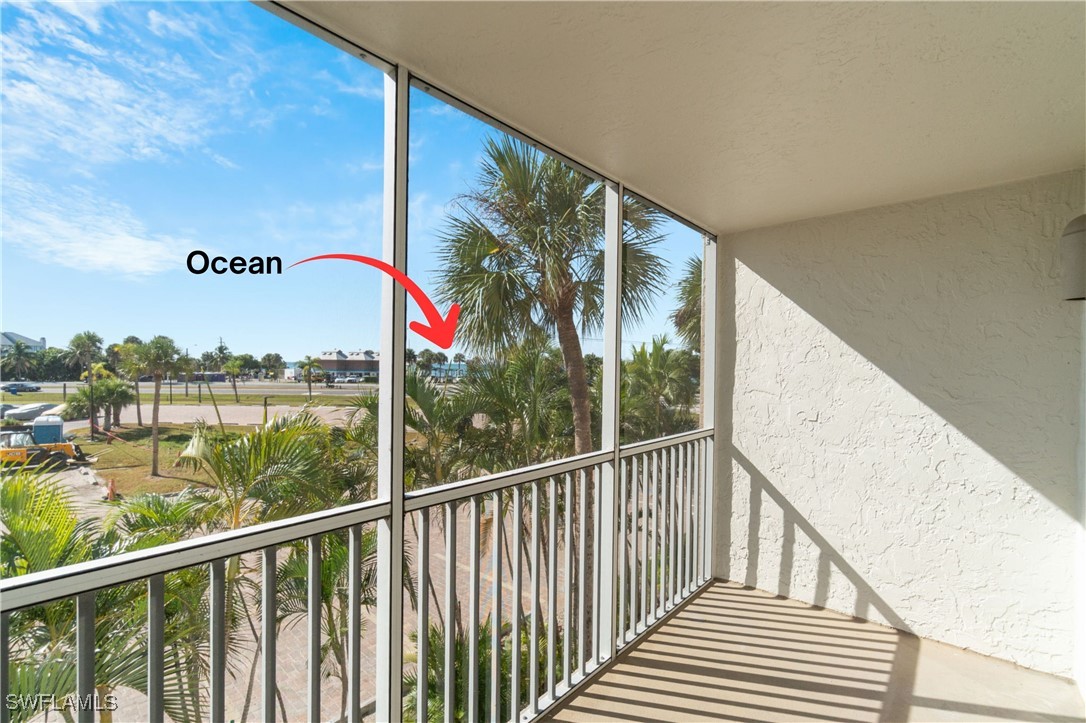 1 Bed Waterfront Home for Sale in Bonita Beach, photo 3