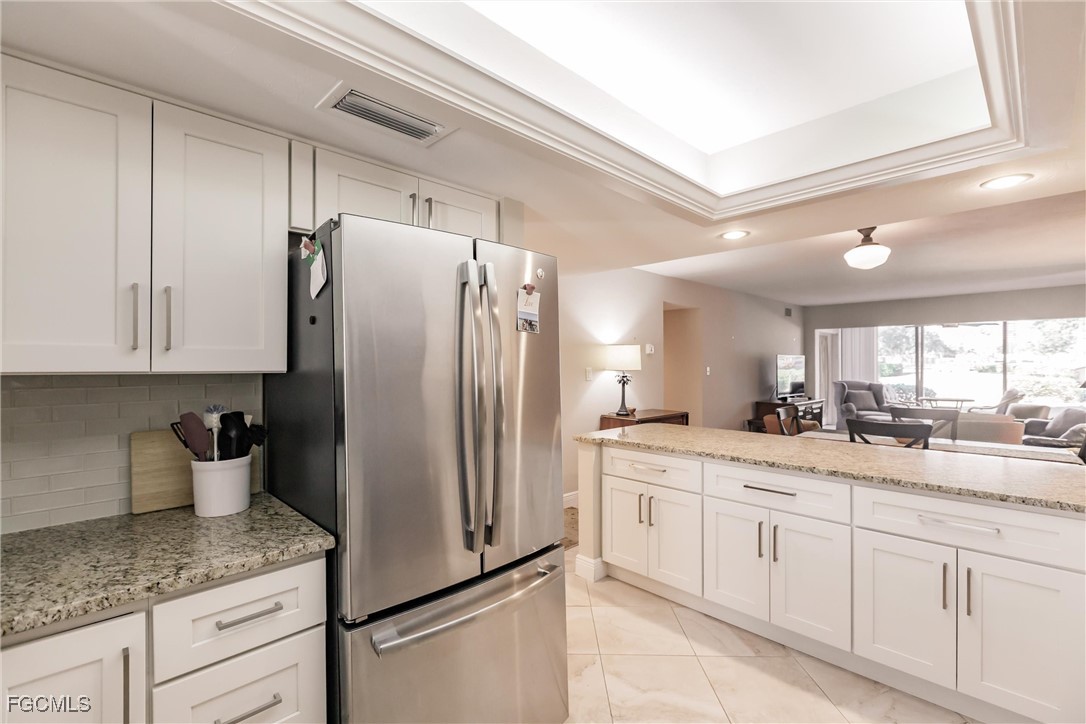 2 Bed Waterfront Home for Sale in Fort Myers, photo 3