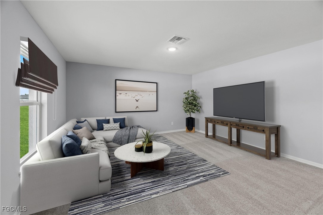 4 Bed SingleFamilyResidence for Sale in Lehigh Acres, photo 3