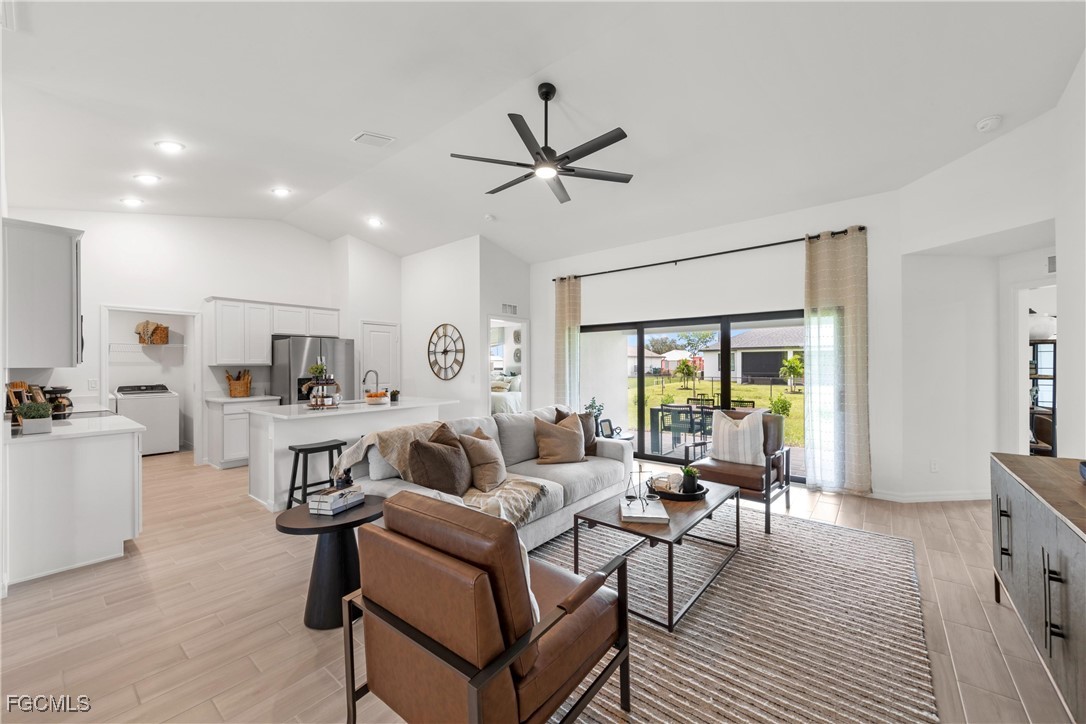 4 Bed SingleFamilyResidence for Sale in Lehigh Acres, photo 3
