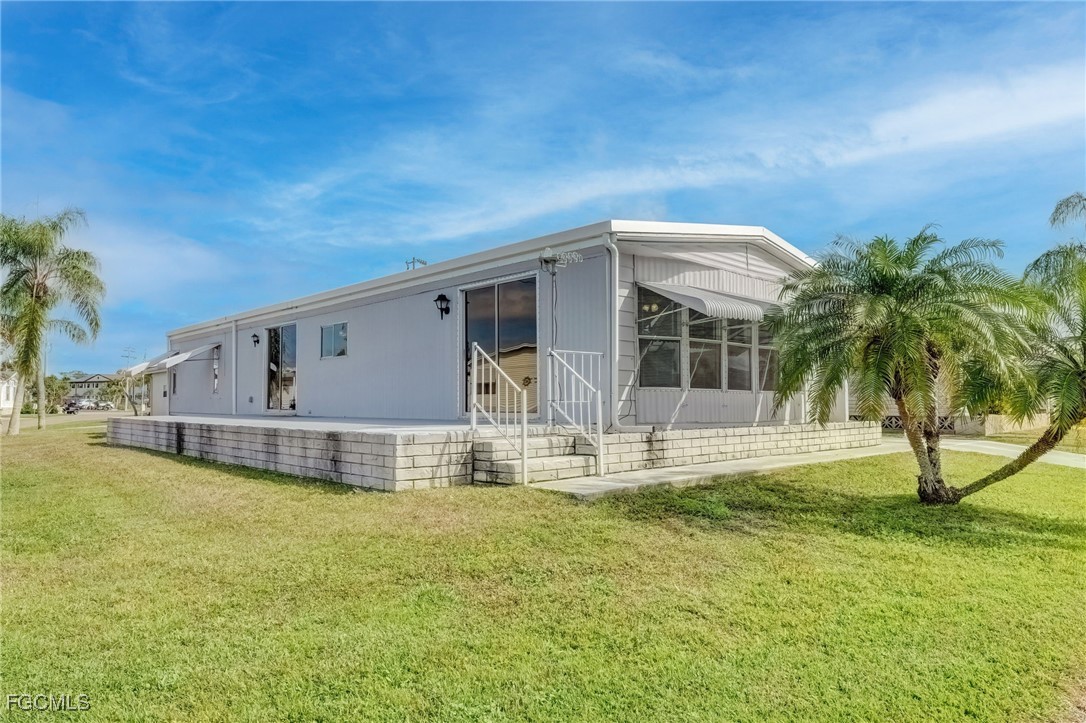 2 Bed ManufacturedHome for Sale in Old Bridge Village, FL — photo 3