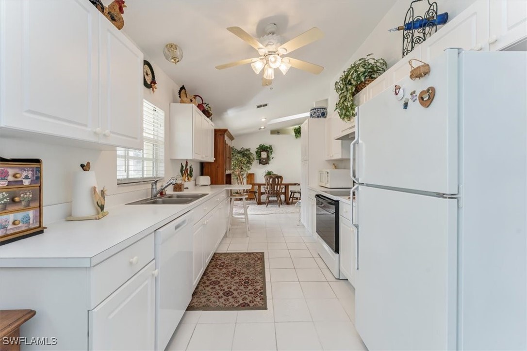 3 Bed SingleFamilyResidence for Sale in Naples, photo 3