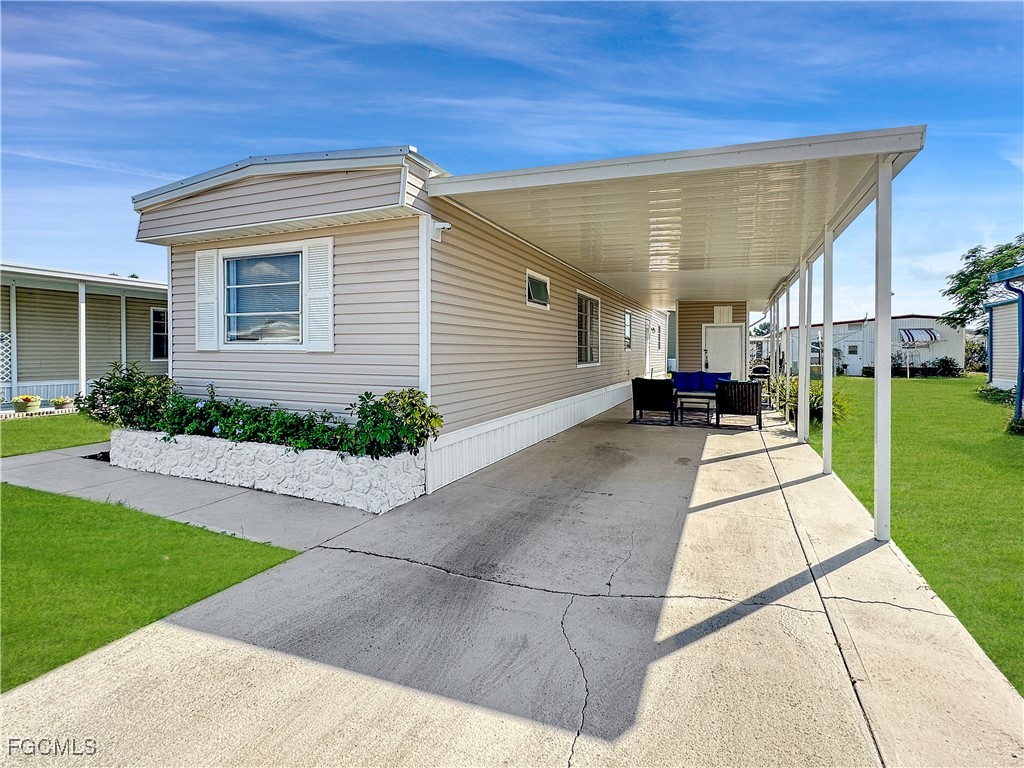 2 Bed ManufacturedHome for Sale in Fort Myers, FL, $84,000 — photo 3