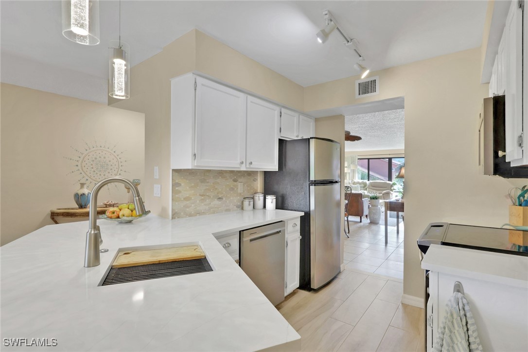 2 Bed Condominium for Sale in Sharondale, FL, $235,000 — photo 3