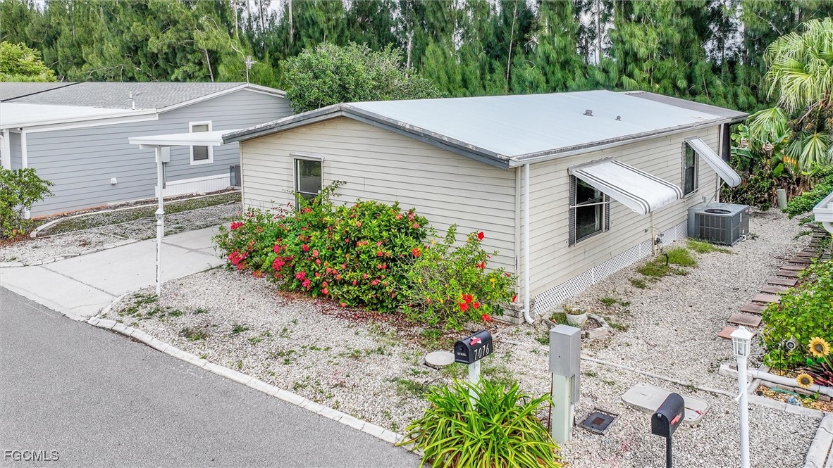 2 Bed Waterfront Home for Sale in Pine Island Cove, photo 3