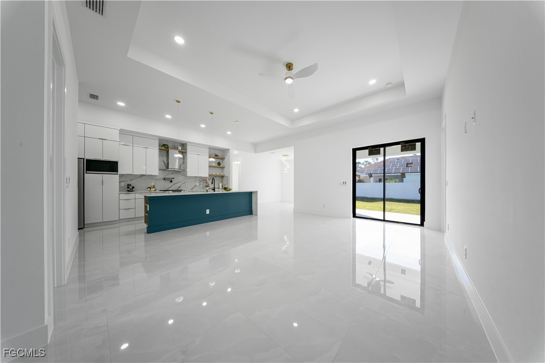 4 Bed SingleFamilyResidence for Sale in Lehigh Acres, FL — photo 3