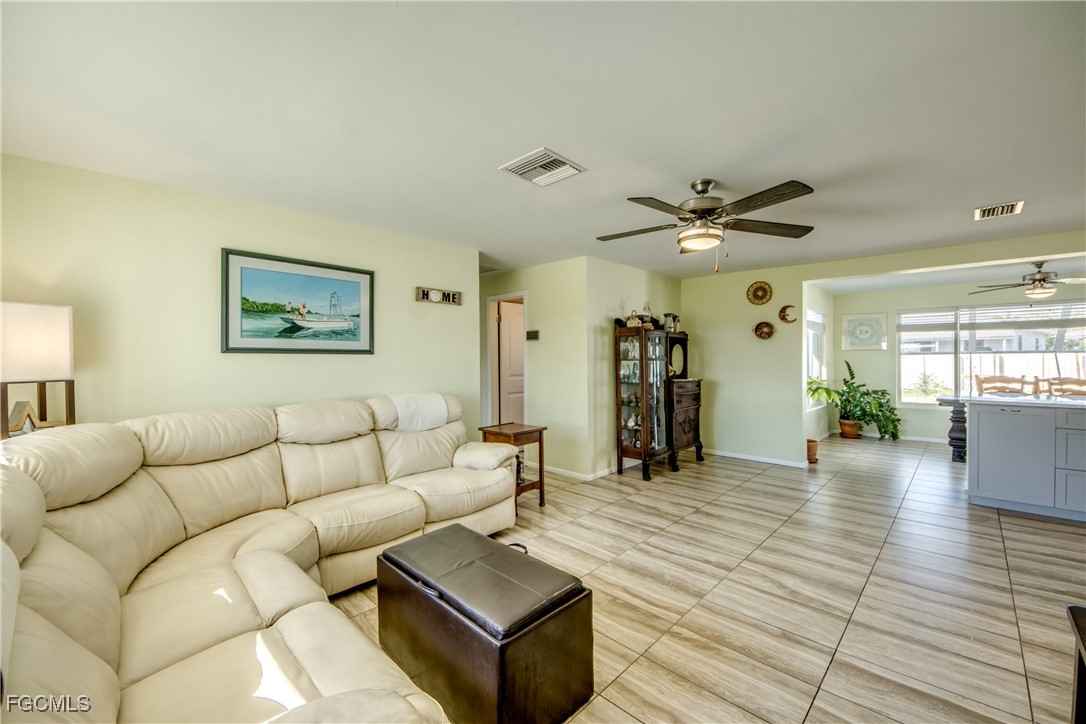 3 Bed SingleFamilyResidence for Sale in Charlotte Shores, FL — photo 3