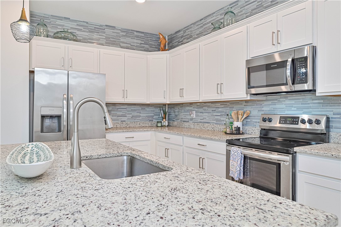 4 Bed Pool Home for Sale in Timber Creek, photo 3