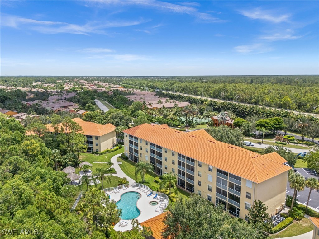 2 Bed Condominium for Sale in Naples, photo 3