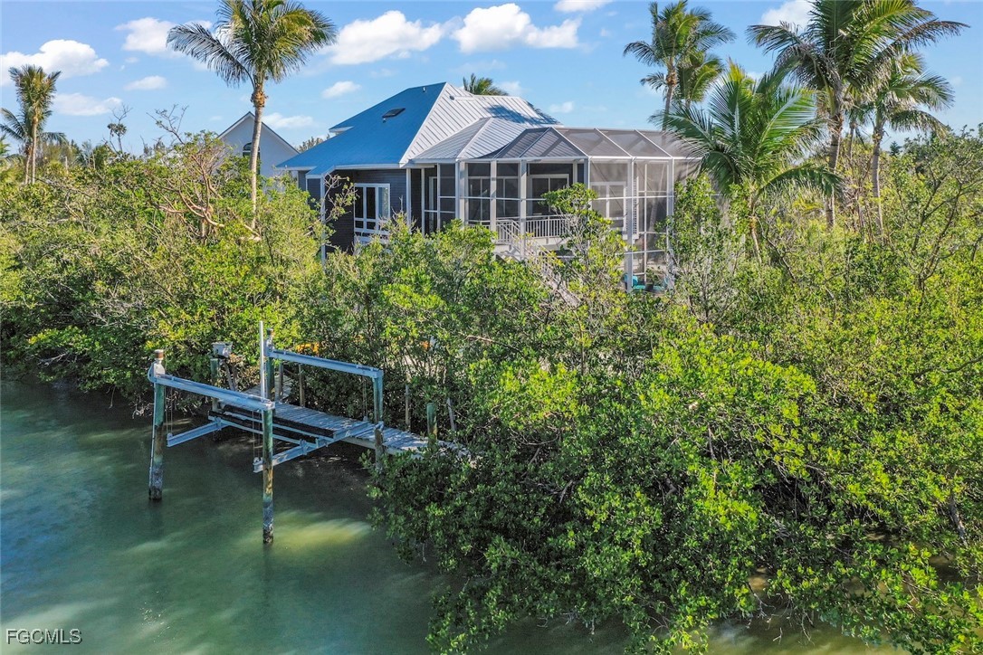 2 Bed Pool Home for Sale in Del Sega, photo 3