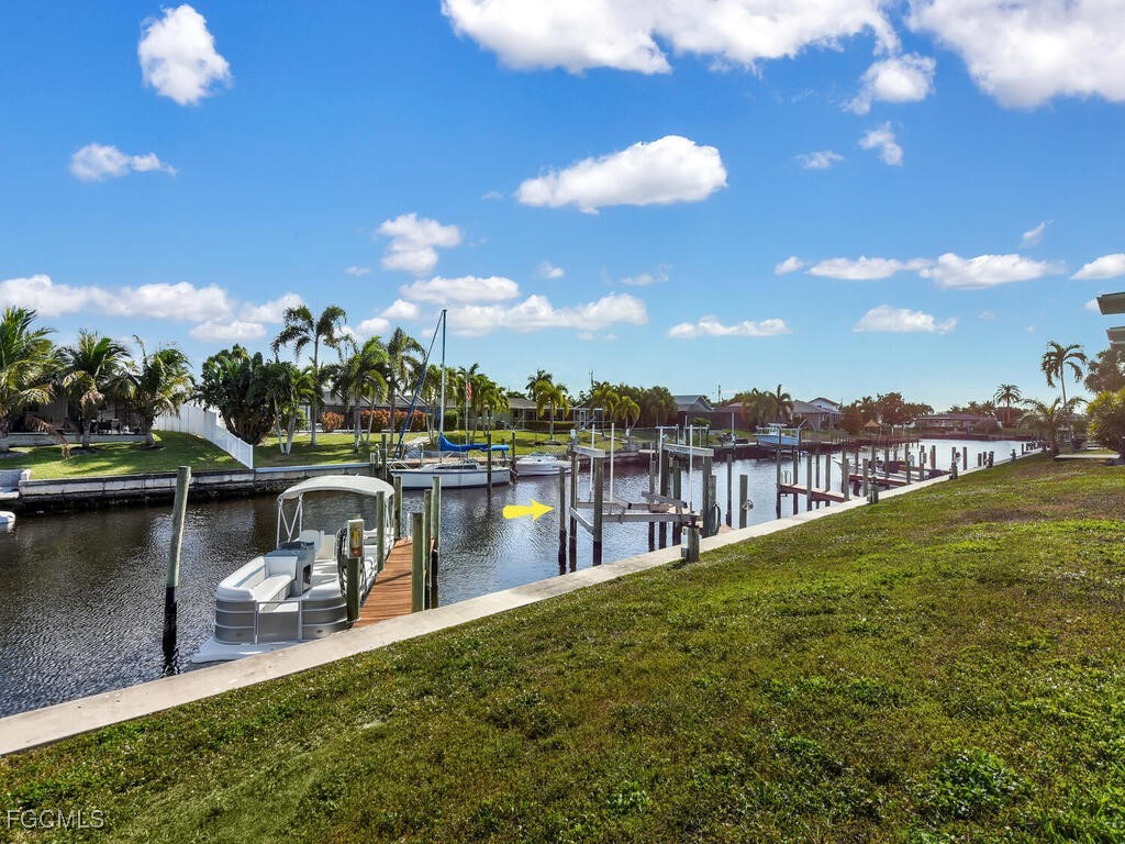 2 Bed Waterfront Home for Sale in Mark I, photo 3