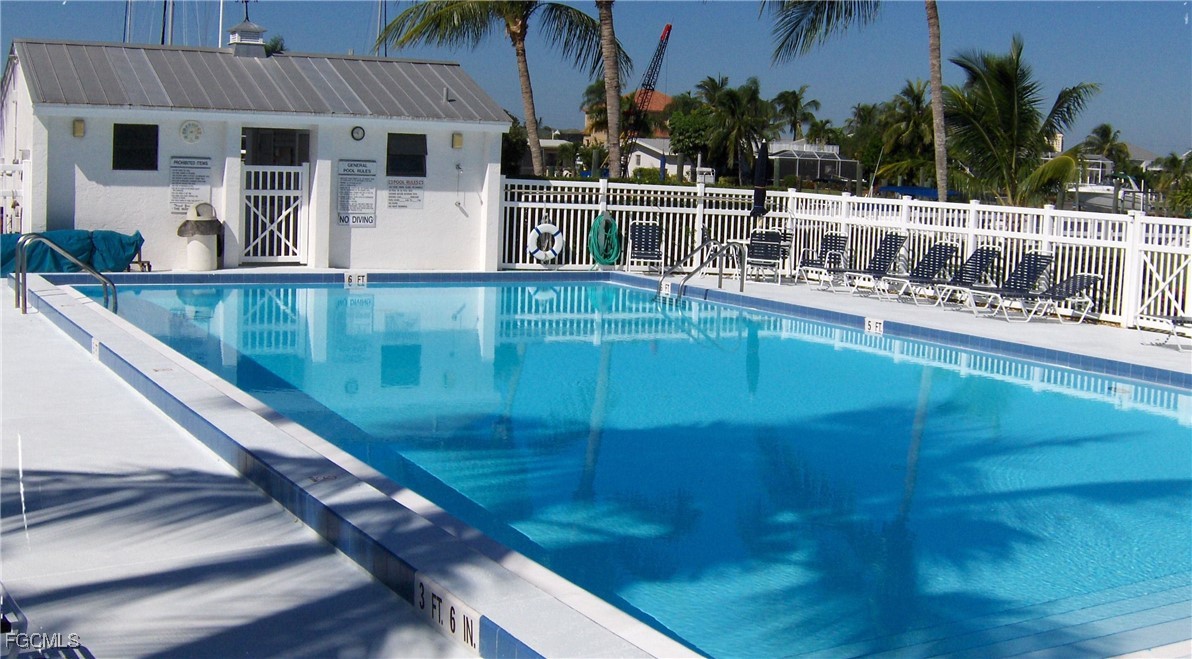 2 Bed Waterfront Home for Sale in Boardwalk Condo, photo 3