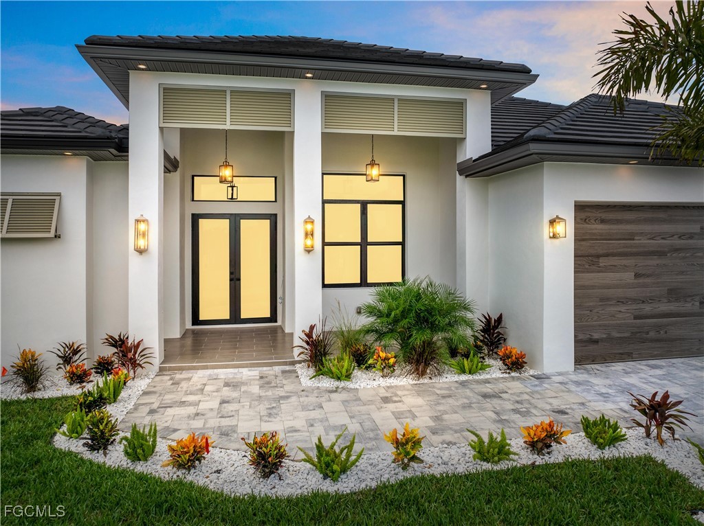 3 Bed Pool Home for Sale in Cape Coral, photo 3