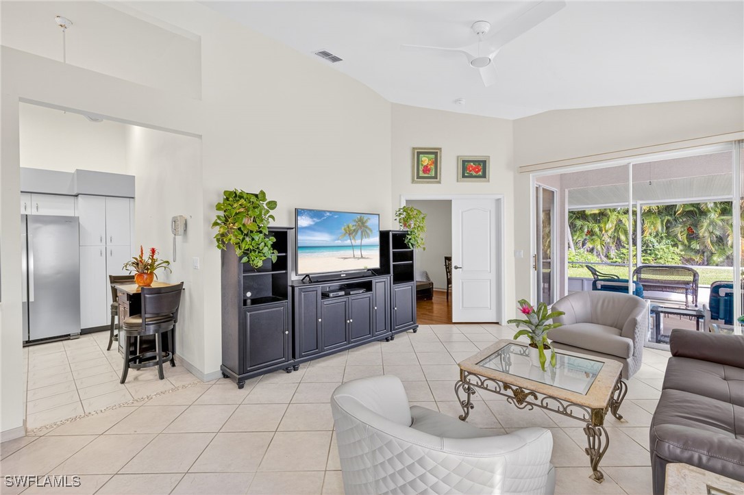 3 Bed Attached for Sale in Estero, photo 3