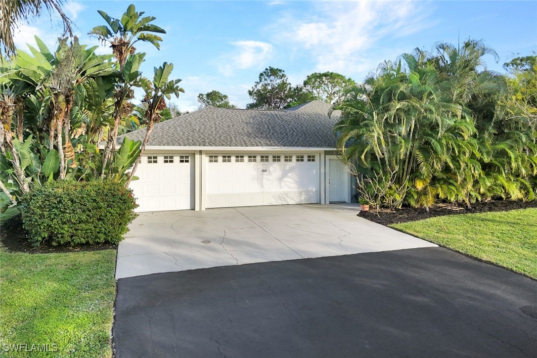 3 Bed Pool Home for Sale in Naples, photo 3