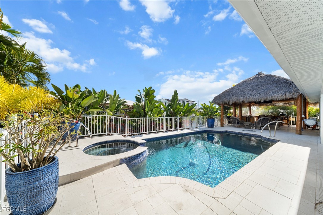 3 Bed Pool Home for Sale in Matlacha Isles, FL, $874,900 — photo 3
