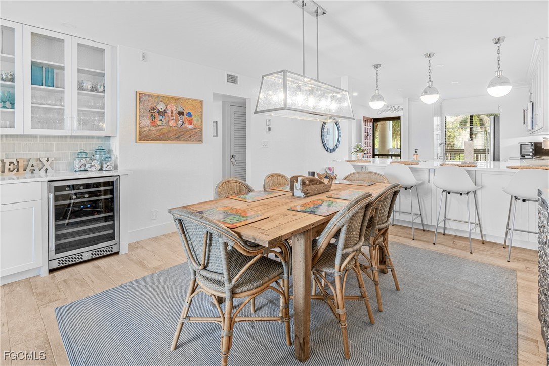 2 Bed Waterfront Home for Sale in Sanibel, photo 3