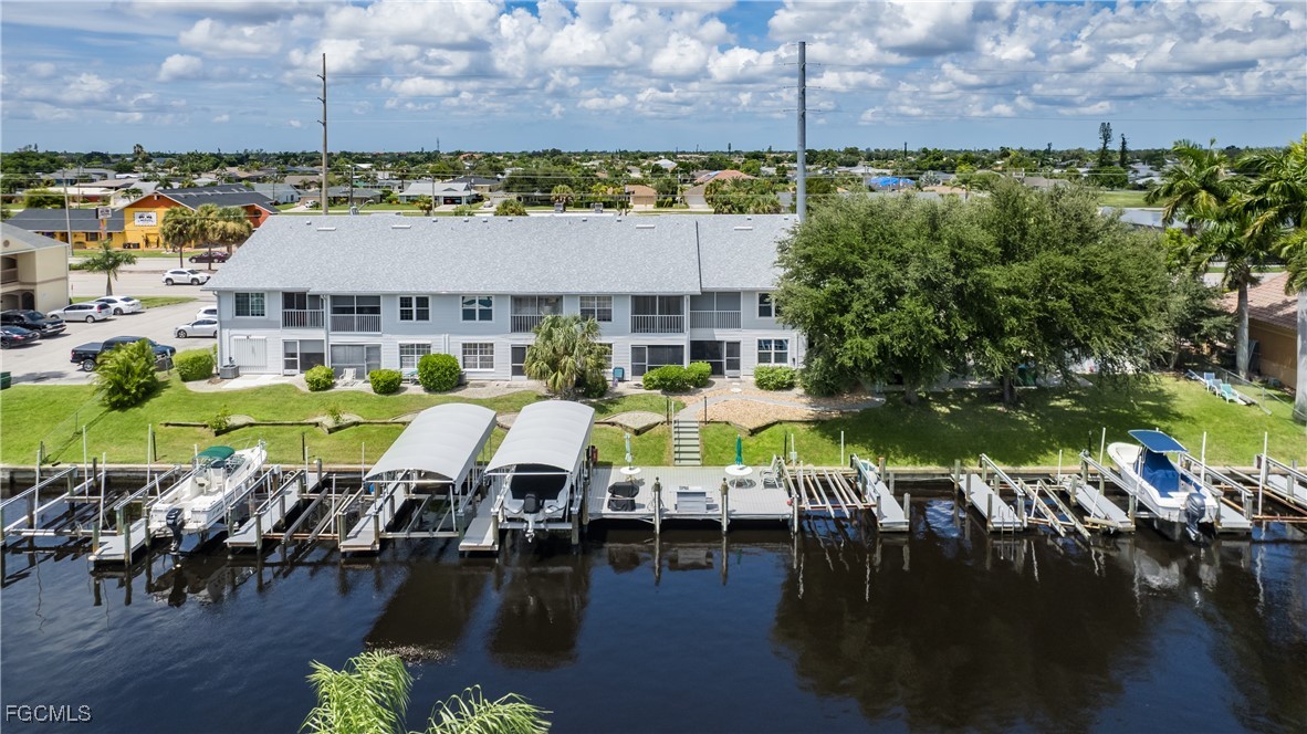 2 Bed Waterfront Home for Sale in Cape Coral, photo 3