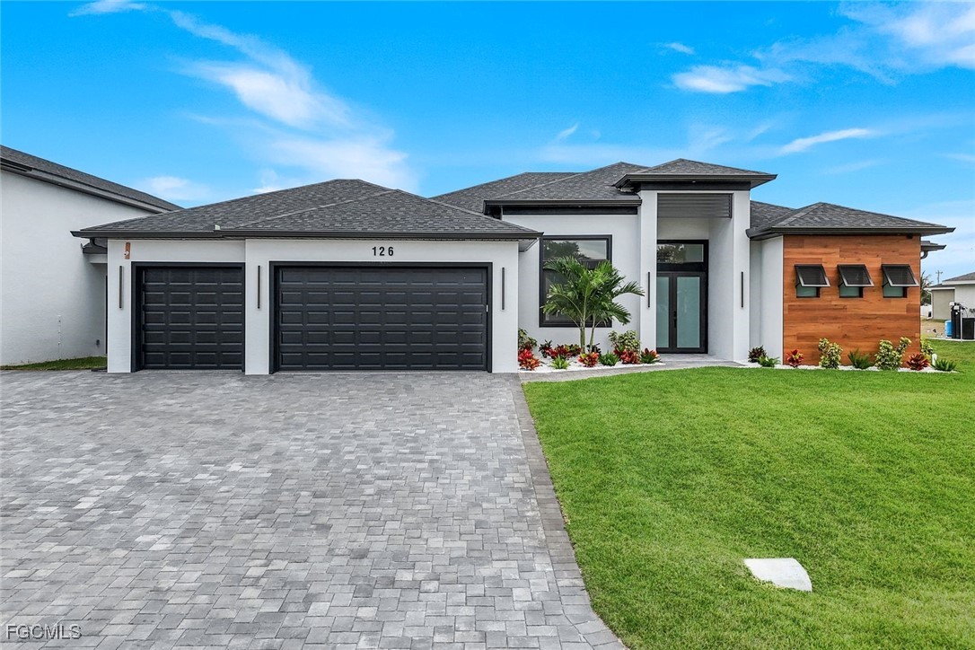 3 Bed Pool Home for Sale in Cape Coral, photo 3