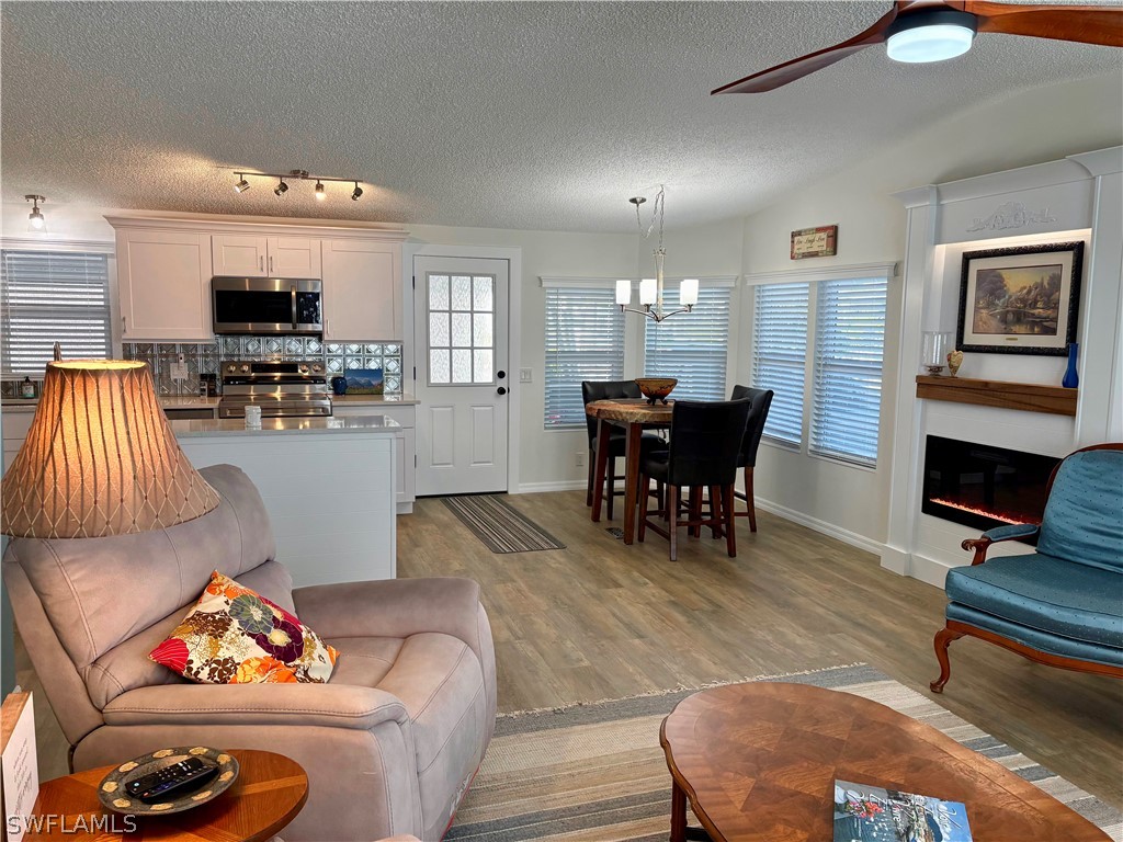 2 Bed ManufacturedHome for Sale in Naples, FL, $219,000 — photo 3