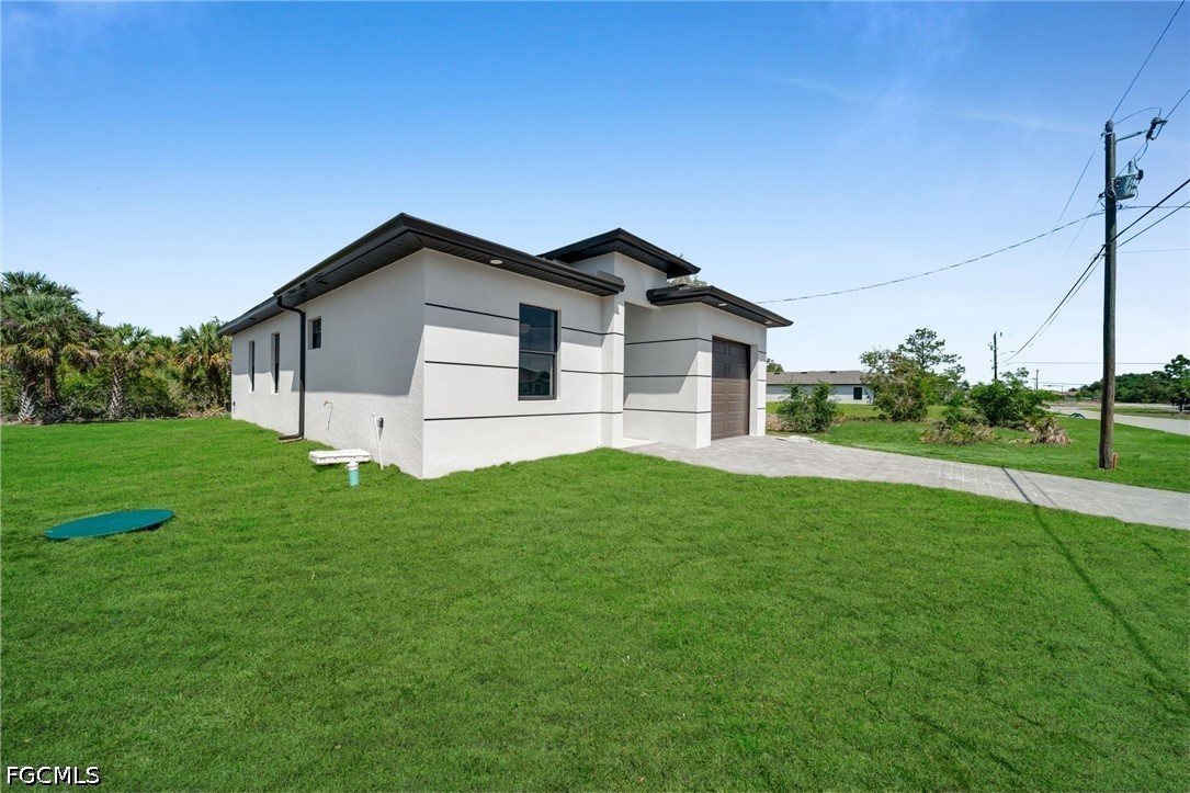 3 Bed SingleFamilyResidence for Sale in Lehigh Acres, photo 3