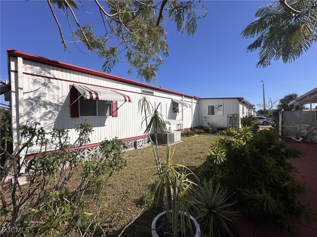 2 Bed ManufacturedHome for Sale in Fort Myers, FL, $89,900 — photo 3