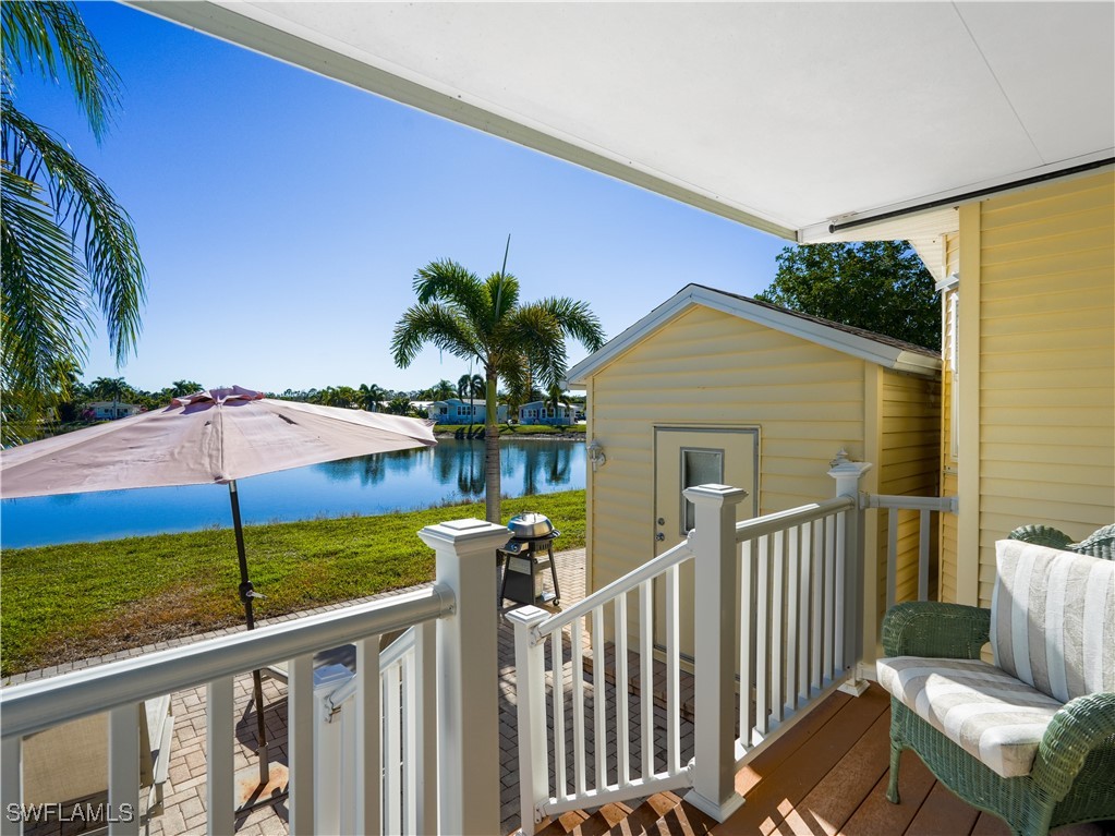 1 Bed Waterfront Home for Sale in Naples, photo 3