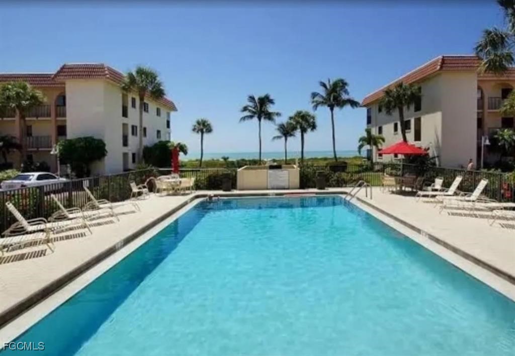 1 Bed Waterfront Home for Sale in Sanibel, photo 3