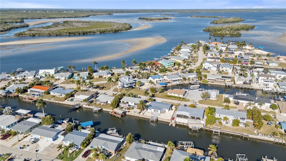 2 Bed Waterfront Home for Sale in Matlacha, FL, $399,999 — photo 3