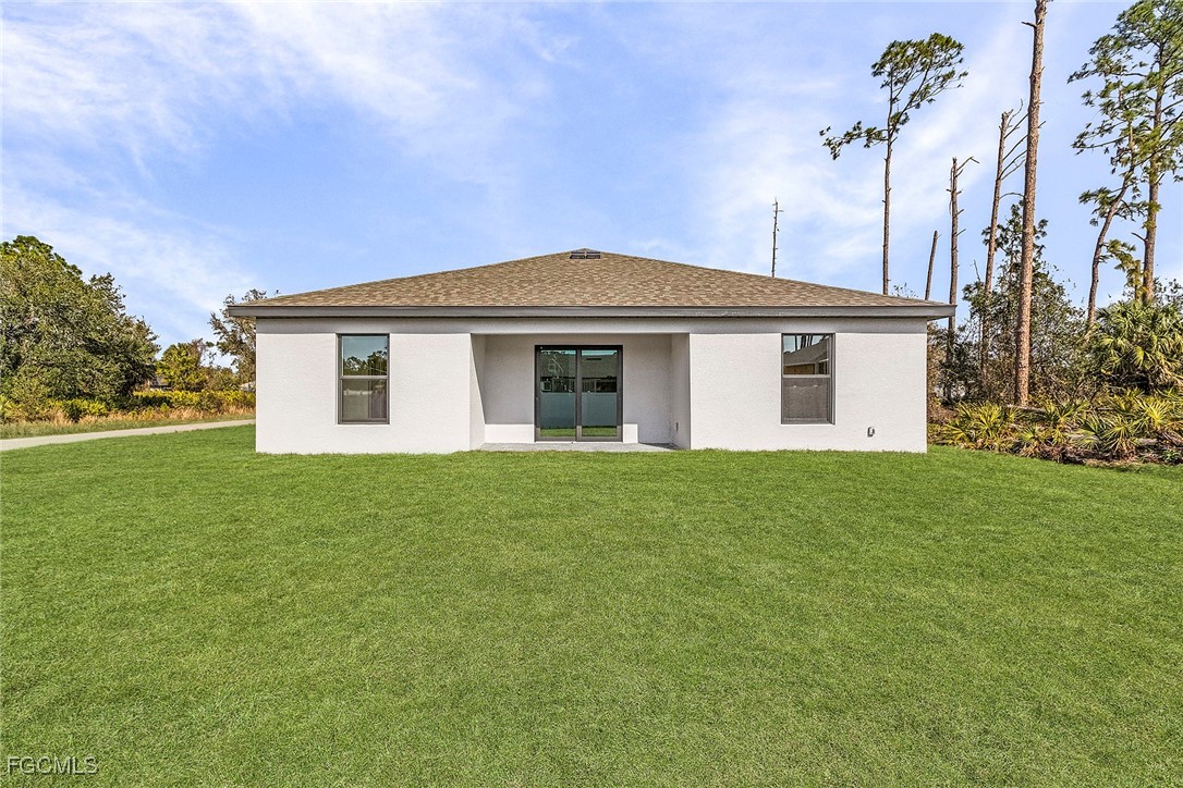 3 Bed SingleFamilyResidence for Sale in Mirror Lakes, photo 3